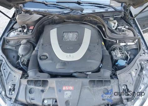 2010 Mercedes-Benz E 550 z USA, uszkodzony, nr VIN WDDKJ7CB3AF019612